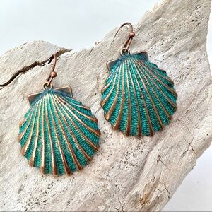 Stunning Boho shell earrings w bronze/copper vibe 🦋✨